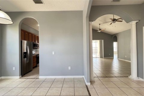 Villa ou maison à louer à Kissimmee, Floride: 4 chambres, 224.08 m2 № 2388981 - photo 10