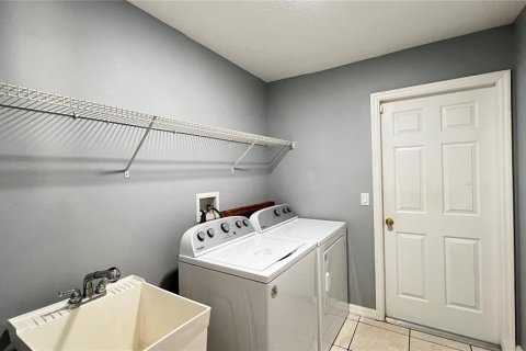 Villa ou maison à louer à Kissimmee, Floride: 4 chambres, 224.08 m2 № 2388981 - photo 5
