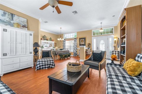 House in Sebring, Florida 4 bedrooms, 244.24 sq.m. № 2391389 - photo 11