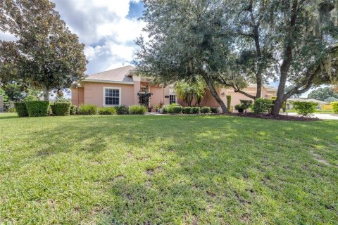House in Sebring, Florida 4 bedrooms, 244.24 sq.m. № 2391389 - photo 3