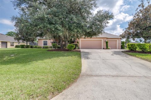 House in Sebring, Florida 4 bedrooms, 244.24 sq.m. № 2391389 - photo 2