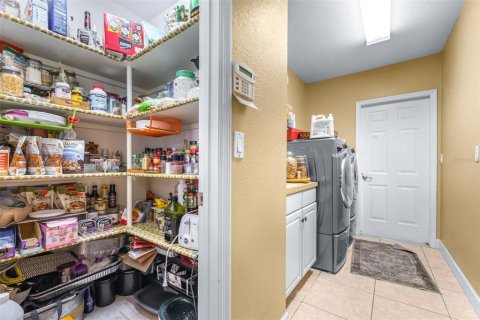 House in Sebring, Florida 4 bedrooms, 244.24 sq.m. № 2391389 - photo 29
