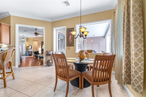 House in Sebring, Florida 4 bedrooms, 244.24 sq.m. № 2391389 - photo 18