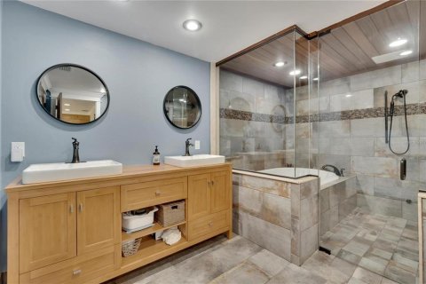 House in Bradenton, Florida 5 bedrooms, 430.88 sq.m. № 2098121 - photo 13