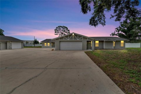 House in Bradenton, Florida 5 bedrooms, 430.88 sq.m. № 2098121 - photo 2