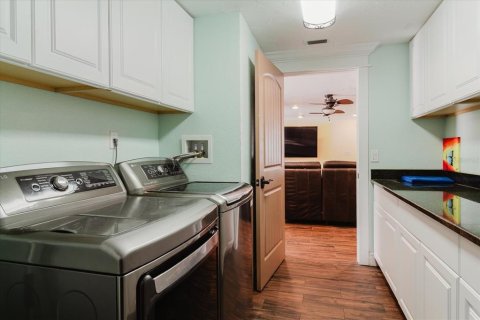 House in Bradenton, Florida 5 bedrooms, 430.88 sq.m. № 2098121 - photo 28