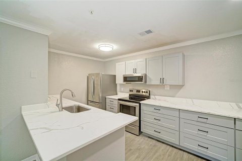 Condo in Bradenton, Florida, 1 bedroom  № 2216082 - photo 17
