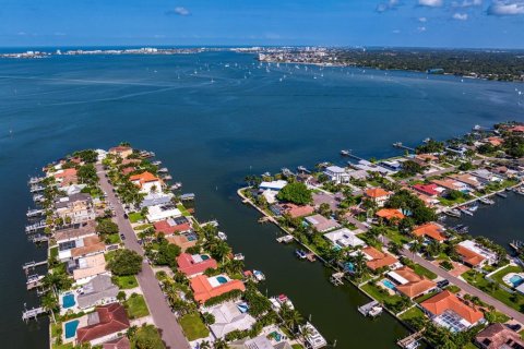 Casa en venta en Saint Petersburg, Florida, 3 dormitorios, 195.84 m2 № 1734747 - foto 5
