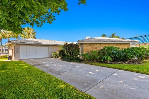 Casa en venta en Saint Petersburg, Florida, 3 dormitorios, 195.84 m2 № 1734747 - foto 3