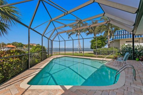 Casa en venta en Saint Petersburg, Florida, 3 dormitorios, 195.84 m2 № 1734747 - foto 22