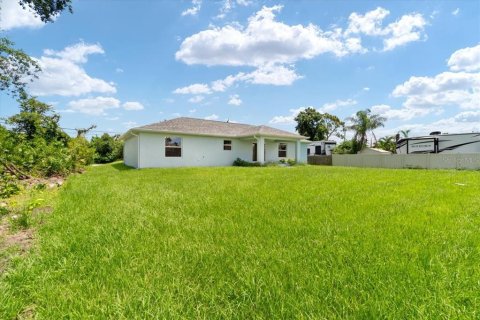 House in Englewood, Florida 3 bedrooms, 152.36 sq.m. № 1276811 - photo 4