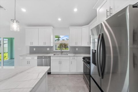 House in Englewood, Florida 3 bedrooms, 152.36 sq.m. № 1276811 - photo 9