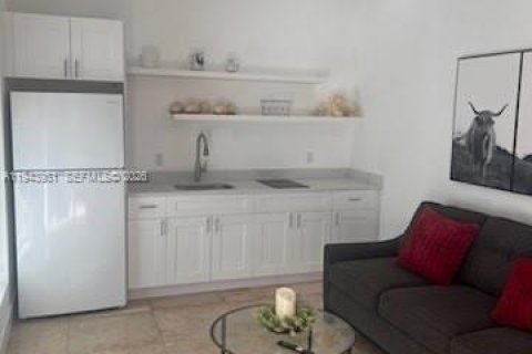 Снять в аренду виллу или дом в Майами, Флорида 1 спальня, № 2005018 - фото 2