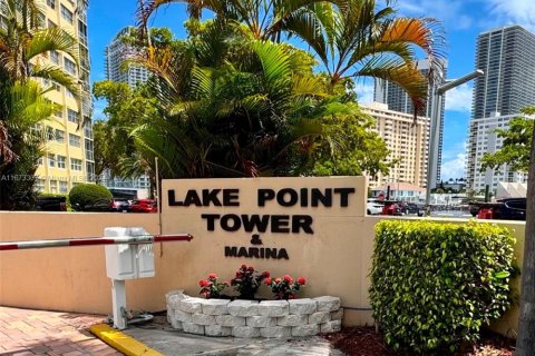 Condominio en venta en Hallandale Beach, Florida, 2 dormitorios, 131.92 m2 № 1811620 - foto 1