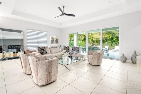 House in Delray Beach, Florida 3 bedrooms, 206.24 sq.m. № 2001563 - photo 8