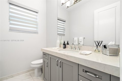 House in Delray Beach, Florida 3 bedrooms, 206.24 sq.m. № 2001563 - photo 19