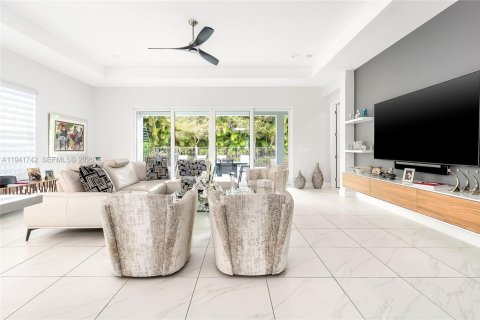 House in Delray Beach, Florida 3 bedrooms, 206.24 sq.m. № 2001563 - photo 9