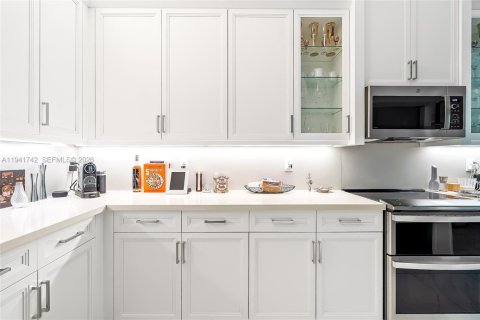 House in Delray Beach, Florida 3 bedrooms, 206.24 sq.m. № 2001563 - photo 18