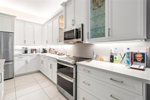 House in Delray Beach, Florida 3 bedrooms, 206.24 sq.m. № 2001563 - photo 17