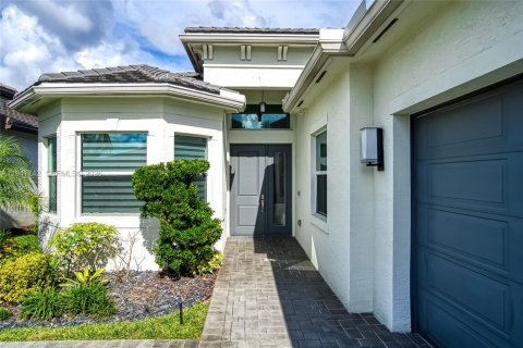 House in Delray Beach, Florida 3 bedrooms, 206.24 sq.m. № 2001563 - photo 4