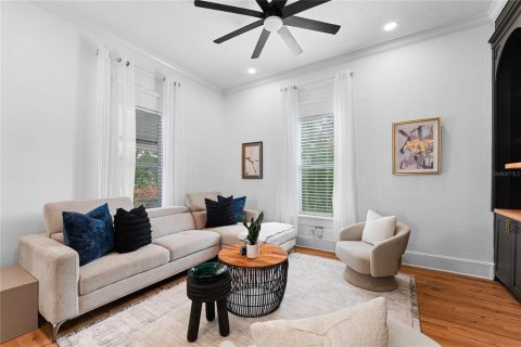 House in Tampa, Florida 3 bedrooms, 221.57 sq.m. № 1629148 - photo 9