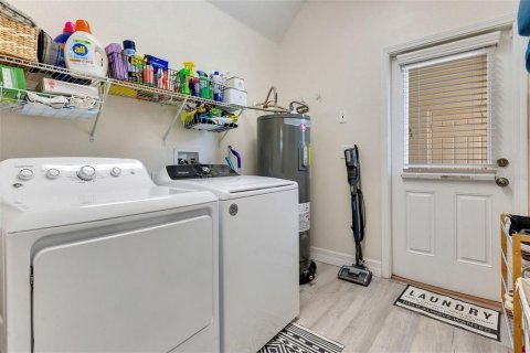 Townhouse in Winter Garden, Florida 4 bedrooms, 184.88 sq.m. № 1838819 - photo 18