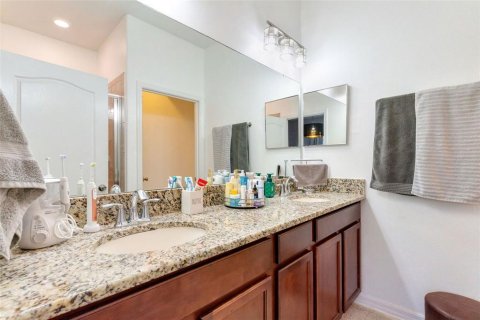 Townhouse in Winter Garden, Florida 4 bedrooms, 184.88 sq.m. № 1838819 - photo 13