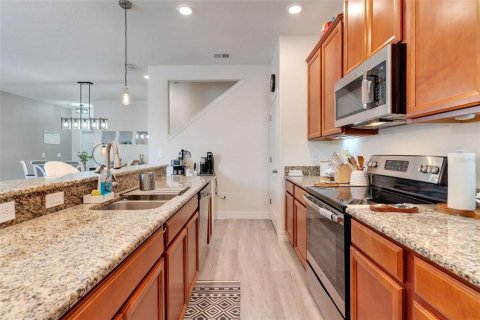 Townhouse in Winter Garden, Florida 4 bedrooms, 184.88 sq.m. № 1838819 - photo 5