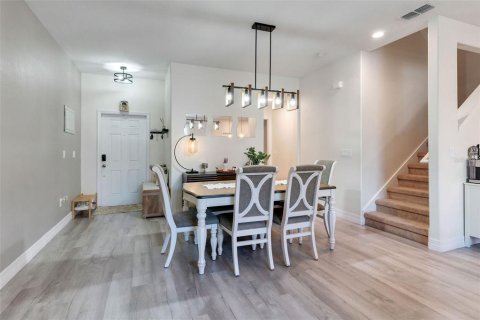 Townhouse in Winter Garden, Florida 4 bedrooms, 184.88 sq.m. № 1838819 - photo 7