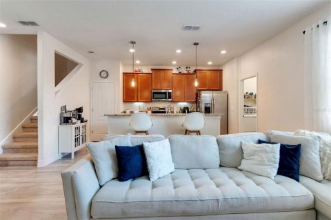 Townhouse in Winter Garden, Florida 4 bedrooms, 184.88 sq.m. № 1838819 - photo 17