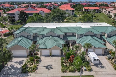 Townhouse in New Smyrna Beach, Florida 3 bedrooms, 186.55 sq.m. № 1873736 - photo 5