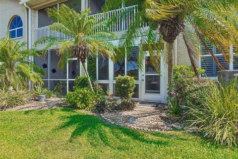 Townhouse in New Smyrna Beach, Florida 3 bedrooms, 186.55 sq.m. № 1873736 - photo 27