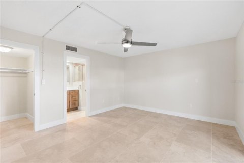 Condo in Dunedin, Florida, 2 bedrooms № 2377599 - photo 21