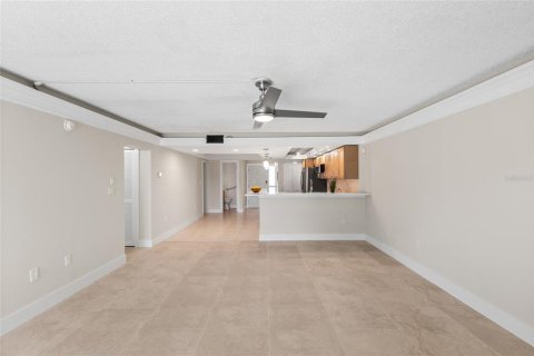 Condo in Dunedin, Florida, 2 bedrooms № 2377599 - photo 11