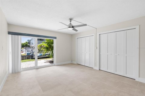 Condo in Dunedin, Florida, 2 bedrooms № 2377599 - photo 15