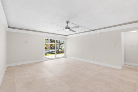 Condo in Dunedin, Florida, 2 bedrooms № 2377599 - photo 10