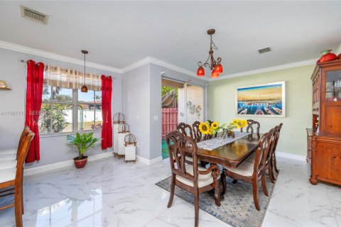 Купить виллу или дом в Хомстед, Флорида 4 спальни, 188.41м2, № 2024959 - фото 8