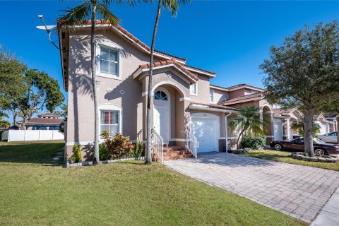 Casa en Homestead, Florida 4 dormitorios, 188.41 m2 № 2024959
