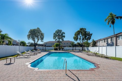 Купить виллу или дом в Хомстед, Флорида 4 спальни, 188.41м2, № 2024959 - фото 25