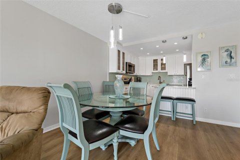 Condominio en alquiler en Saint Pete Beach, Florida, 2 dormitorios, 105.07 m2 № 1717145 - foto 19
