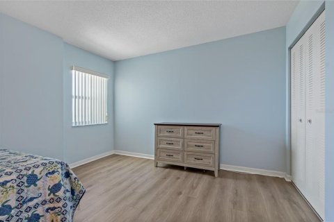 Condo in Saint Pete Beach, Florida, 2 bedrooms  № 1717145 - photo 28