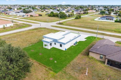 Casa en venta en Cape Coral, Florida, 3 dormitorios, 141.86 m2 № 1992554 - foto 27