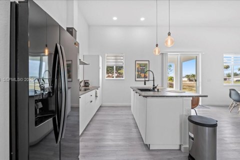 Casa en venta en Cape Coral, Florida, 3 dormitorios, 141.86 m2 № 1992554 - foto 15