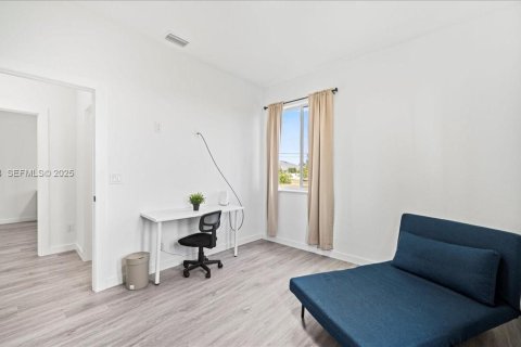 Casa en venta en Cape Coral, Florida, 3 dormitorios, 141.86 m2 № 1992554 - foto 9