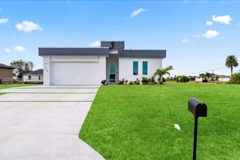 Casa en Cape Coral, Florida 3 dormitorios, 141.86 m2 № 1992554