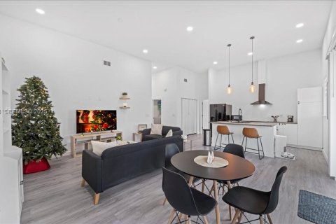 Casa en venta en Cape Coral, Florida, 3 dormitorios, 141.86 m2 № 1992554 - foto 12