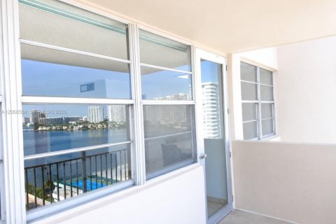 Appartement à louer à Sunny Isles Beach, Floride: 1 chambre, 87.61 m2 № 2311532 - photo 29