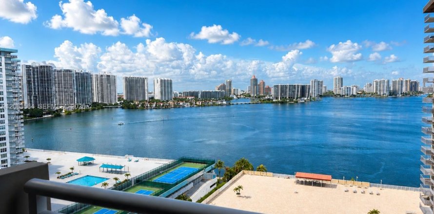 Appartement à Sunny Isles Beach, Floride 1 chambre, 87.61 m2 № 2311532