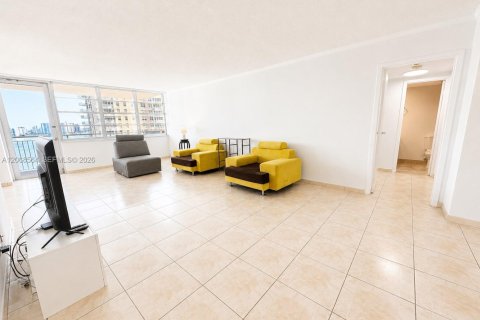 Appartement à louer à Sunny Isles Beach, Floride: 1 chambre, 87.61 m2 № 2311532 - photo 2