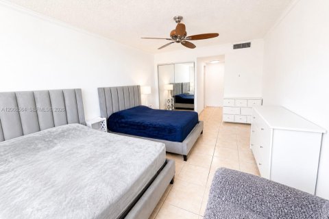 Appartement à louer à Sunny Isles Beach, Floride: 1 chambre, 87.61 m2 № 2311532 - photo 18